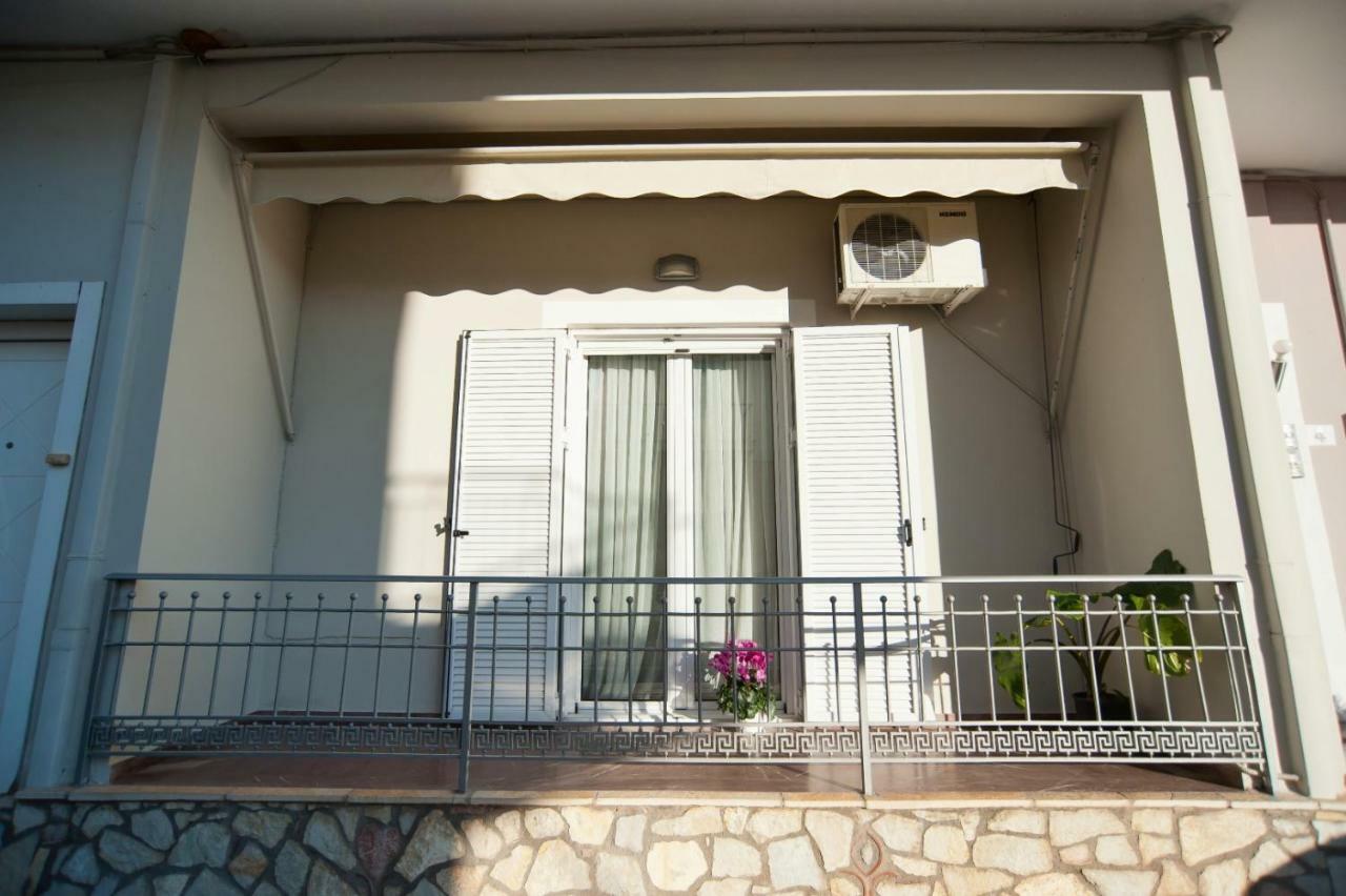 Luxury Seafront House Nearby Delphi Apartment Kirra Exterior photo